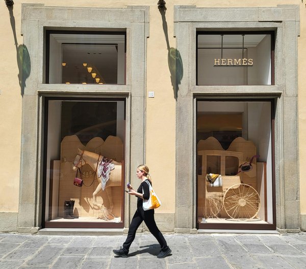 Découvrez Comment Trouver les Lunettes de Soleil Idéales pour un Visage en Forme de Cœur !